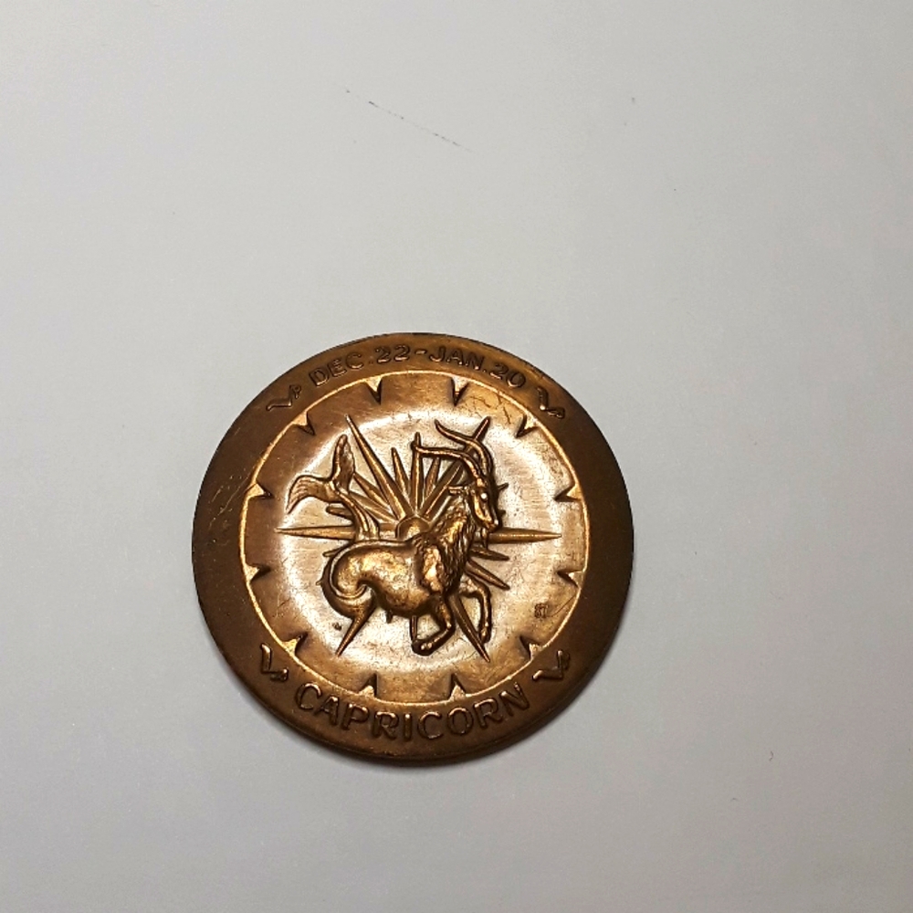 c RARE VINTAGE ZODIAC CAPRICORN BRASS COIN TOKEN SIGN